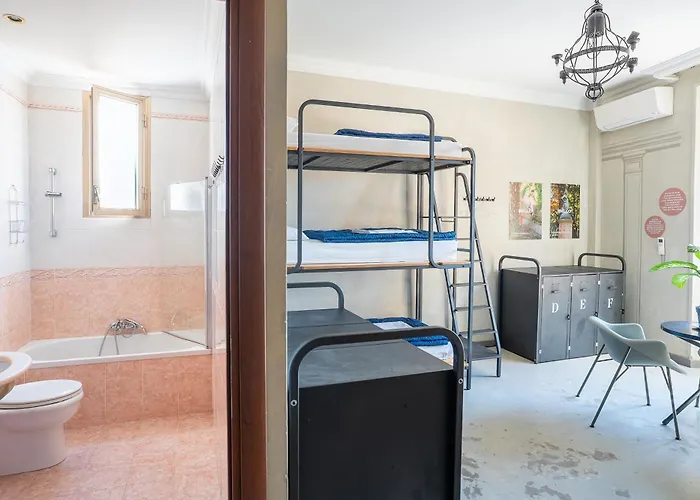 Colosseo Hostel