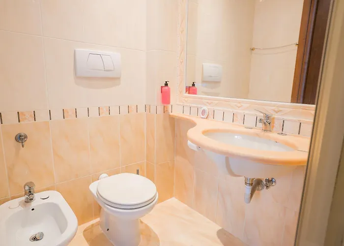 Colosseo Hostel *